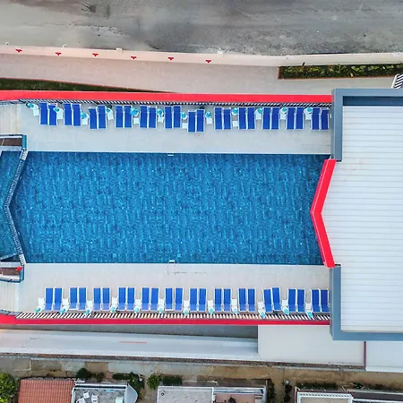 ホテル Granada Luxury Red Adult Only アランヤ